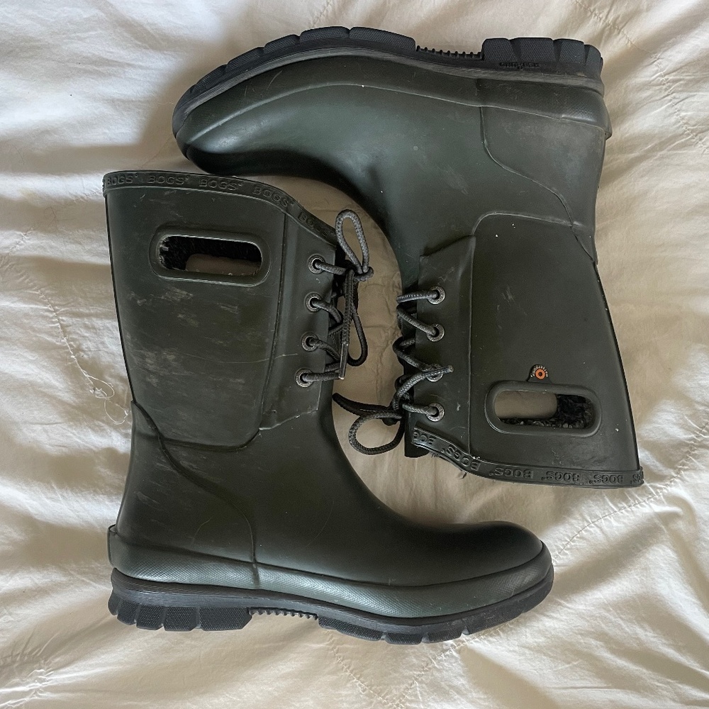 Women’s lace up Bogs size 8